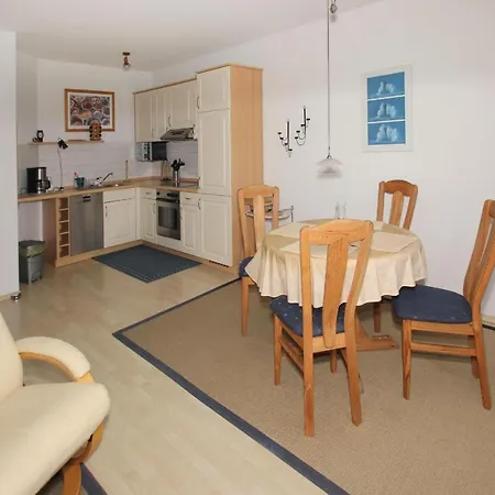 Hafenhaeuser Breege Ferienwohnung 14 *